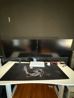 TWO 32" UltraGear QHD HDR10 Monitors plus Monitor Arm