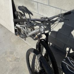 Cannondale Mountain Bike