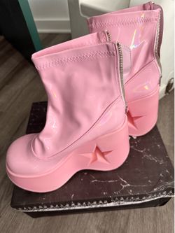 New Demonia size 9