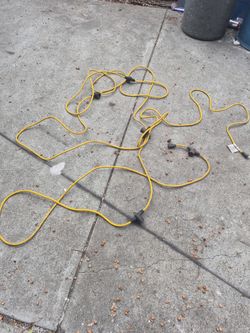 50ft temporary lighting string.