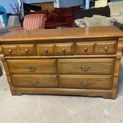 Nice real Wooden Dresser (delivery available, read details)