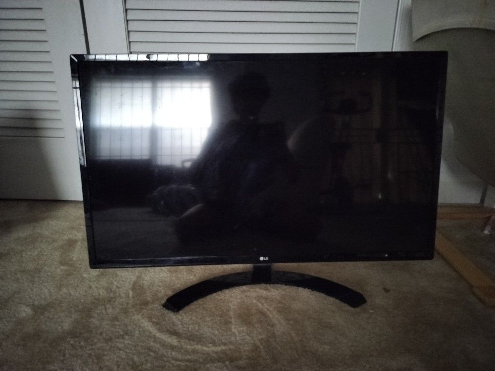 LG 32" Monitor