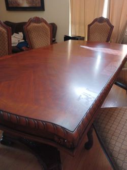 Dinning Table, 6 Chairs, Plus Extension 