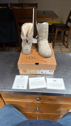UGG Boots Like New $40