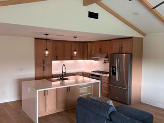 Cabinets ans stone