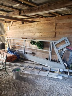 Painted Carbon Steel Stair Unit Serrated Step Tread 13 steps