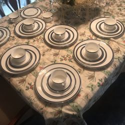 ROYAL WORCESTER FIND BONE CHINA