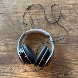 Black Headphones!