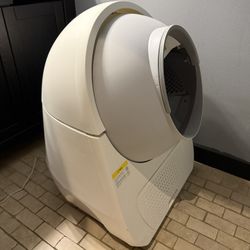 CATLINK automatic litter box for cats - barely used