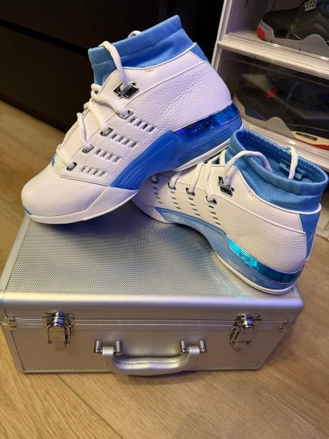 Air Jordan 17 Low  UNC