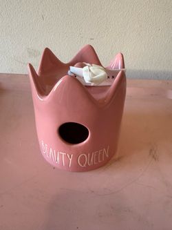 RAE DUNN PINK BEAUTY QUEEN CROWN BIRDHOUSE