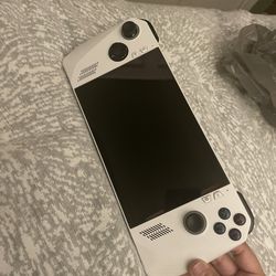 Rog ally extreme Z1 2TB + accessories