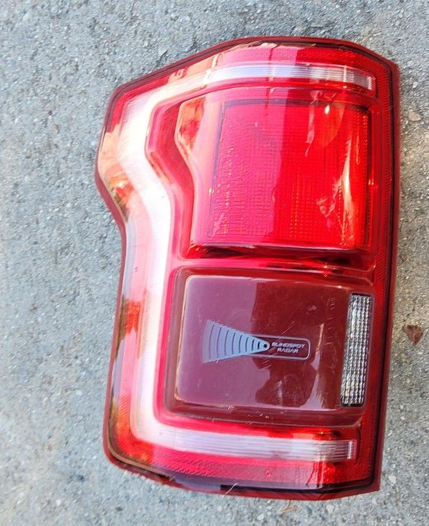 2015 2016 2017 FORD 150 LEFT DRIVER TAIL LAMP LIGHT