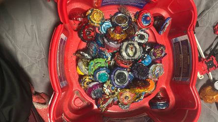 Selling a random 3 beyblades