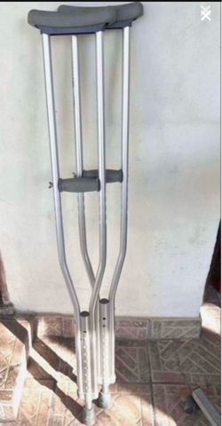 Deluxe crutches set