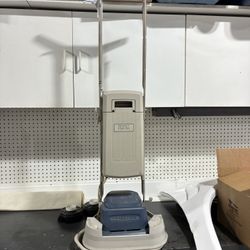 Carpet / Floor Cleaner, Electrolux Epic 1739