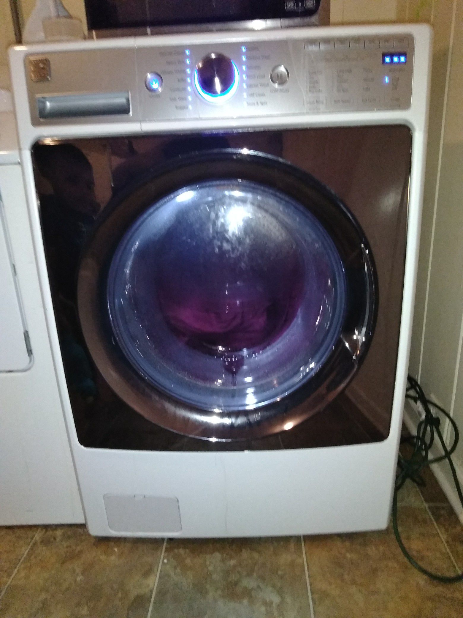 Like New Kenmore elite washer and Maytag dryer