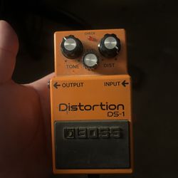 BOSS Distortion Ds-1 