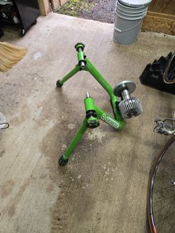 Kinetic Bike Smart Fluid Trainer