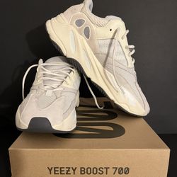 Yeezy Boost 700 "Analog" — $100