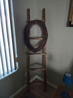 Farmhouse ladder with wreath