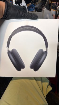 APPLE AIRPODS MAX USB C BRAND NEW UNOPENED