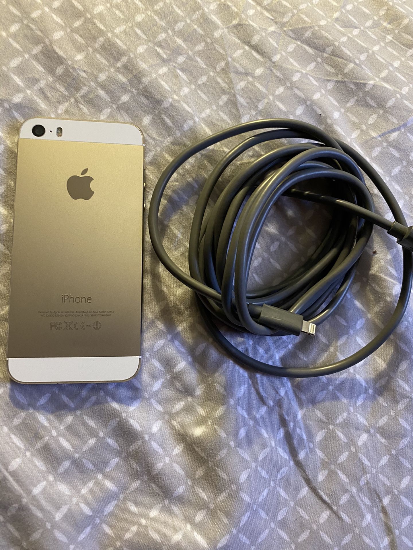 iPhone 5 used but in good condition