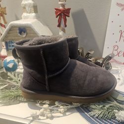 UGGS Women's Size 7