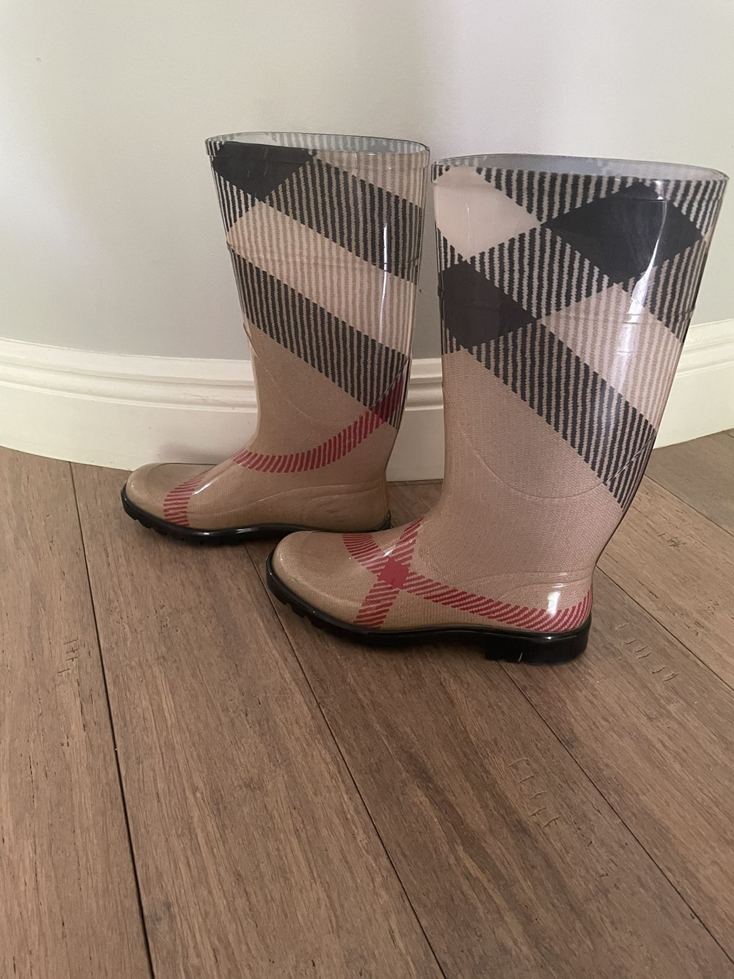 Burberry Boots 