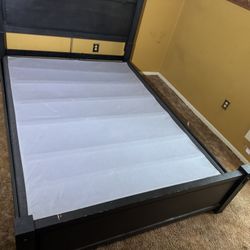 Queen Size Bedroom Set 