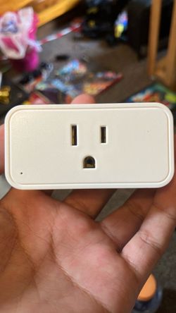 White Smart Plug Wall Outlet Adapter