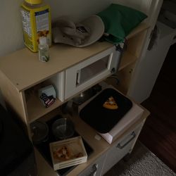 Toy Kitchen With Extra Kitchen Toys