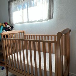 Baby Crib And Changing Table 
