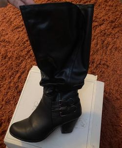 Boots with heel 