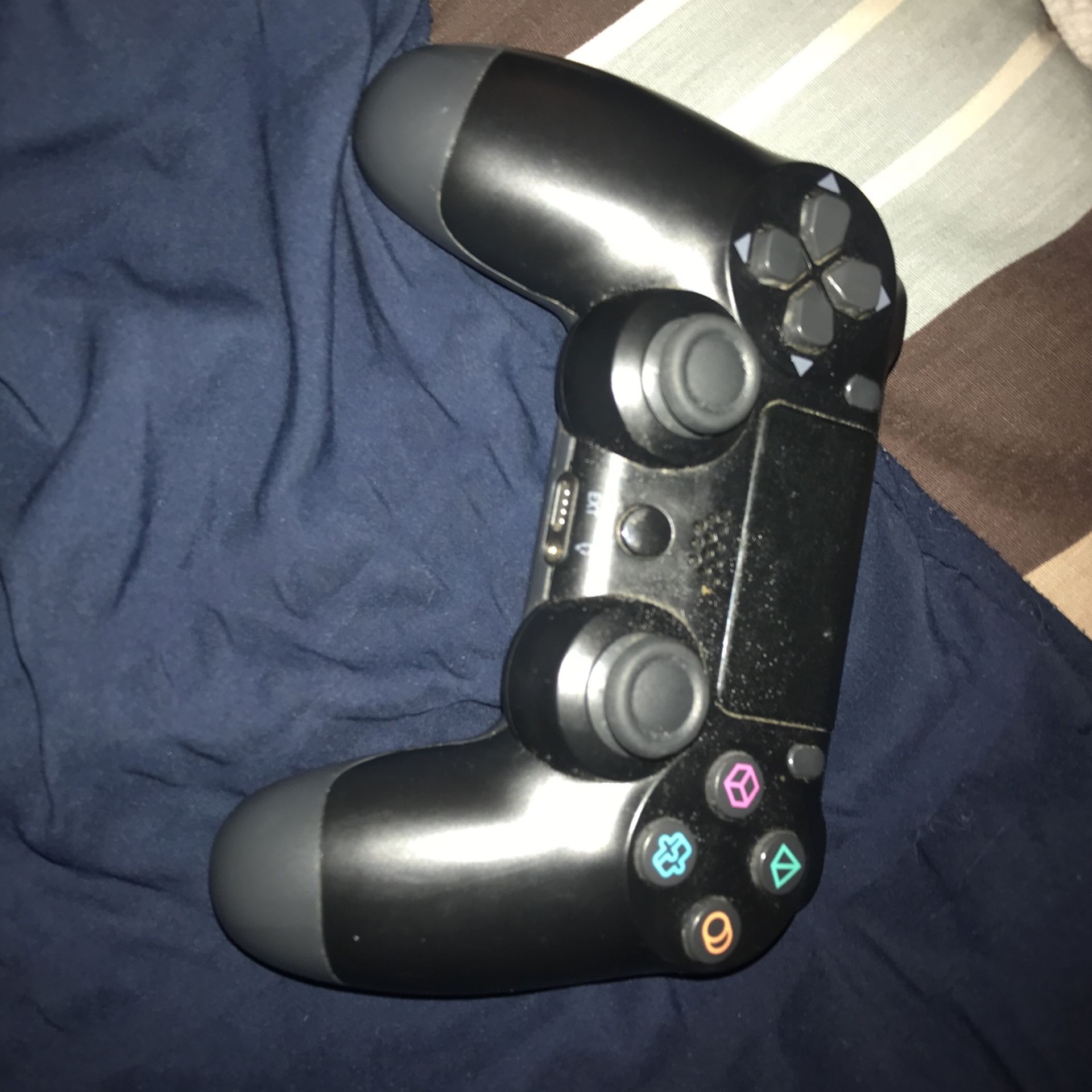 PS4 Controller