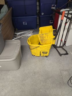 Yellow wash bucket