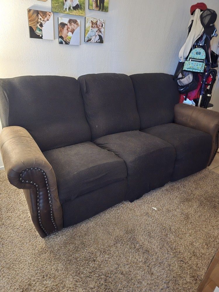Reclining Couch With Seat Covers