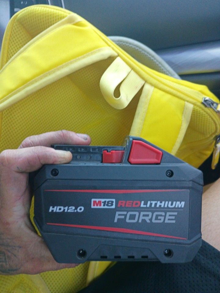 M18 Milwaukee 12.0 Battery Pack