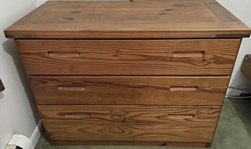 This End Up Wood Bedroom Furniture Set