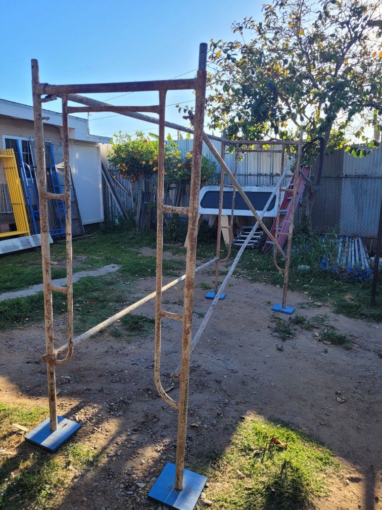 6' X 3' X 10' Heavy Duty Walk Thru Scaffold for Sale in San Diego, CA OfferUp