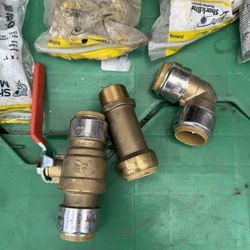 SHARKBITE MAX Manual Two-Way Ball Valve: 1” in, Brass, 