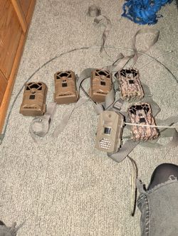 Trail Cameras 6 Count With Cables And Straps