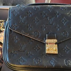 Louis Vuitton Pochette Métis