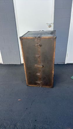 Old Trunk