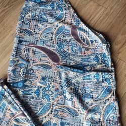 Stretchy.  Jumpsuit.  L. Deltona 