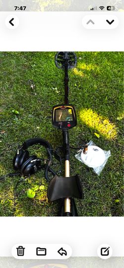 Fisher F75 Metal Detector