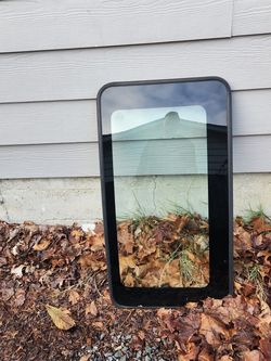 Nissan Sunroof Glass