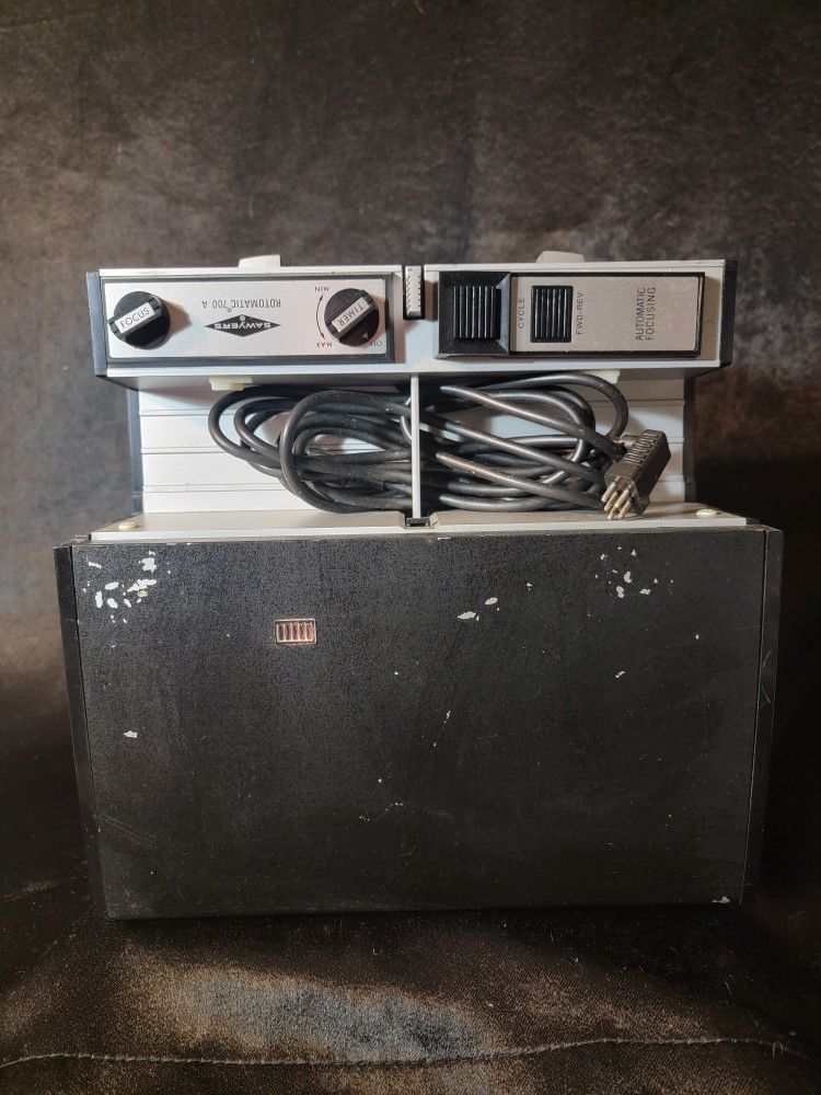 VINTAGE Sawyers 700A Sawyer's Rotomatic 2X2 Slide Projector and Cords