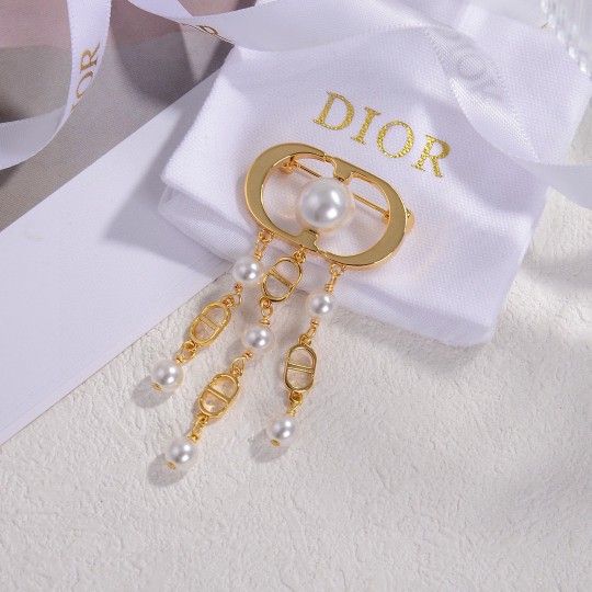 brooch