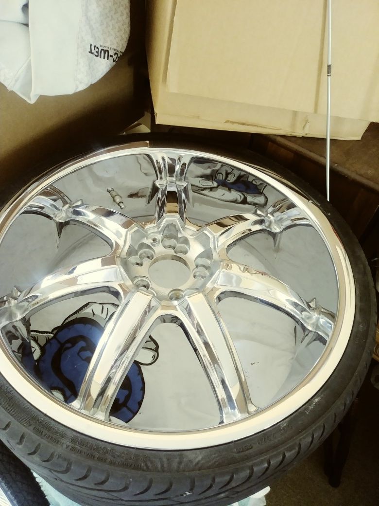 22inch chrome rims 5 holes universal. 20x7.5